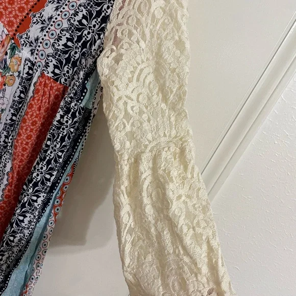 Kori Red and Blue Casual Sundress with Bell Sleeves - Picture 3 of 4